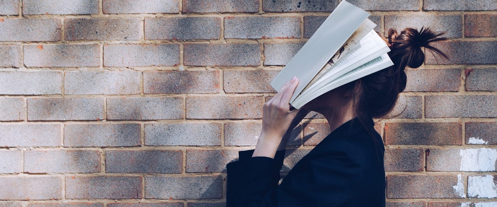 To capture reader's attention